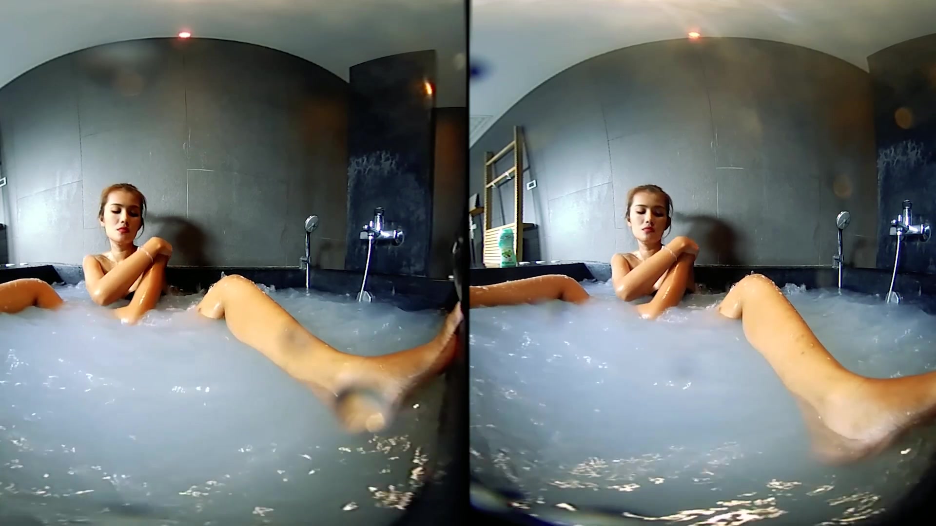 Wet Finger Games In The Whirlpool 3 - VRPussyVision