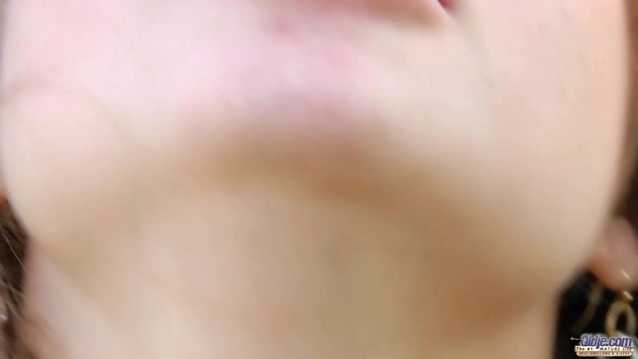 She Licks And Sucks the Old Man cock Young babe blowjob
