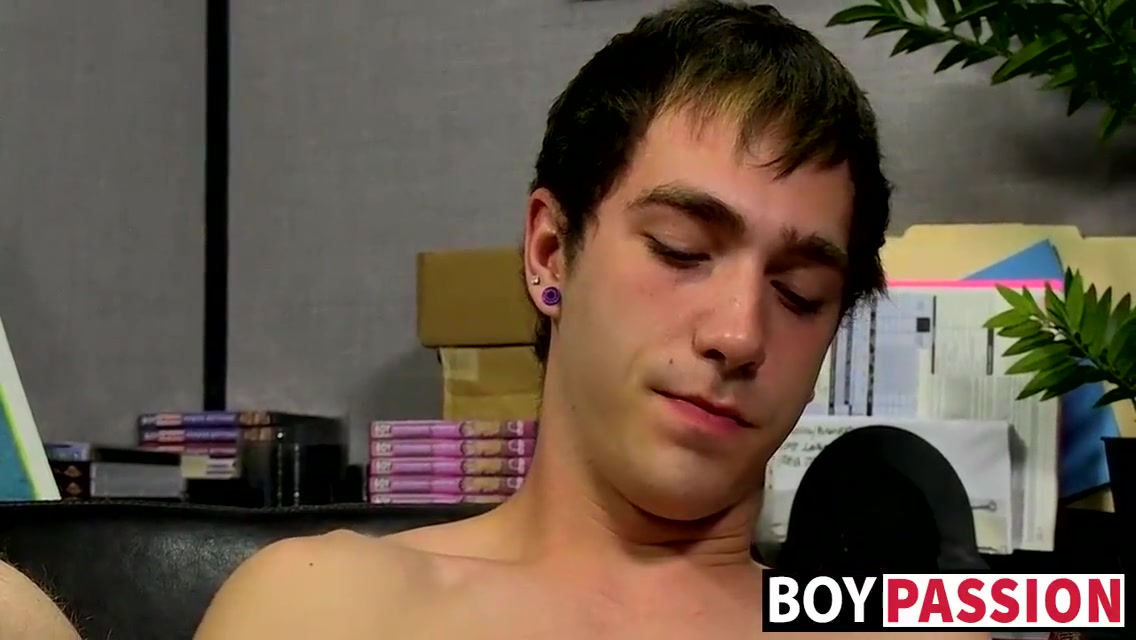 Wanking His Dick Before Busting A Nut In A Solo 8 Min - Gay Porn And Kevin Grover