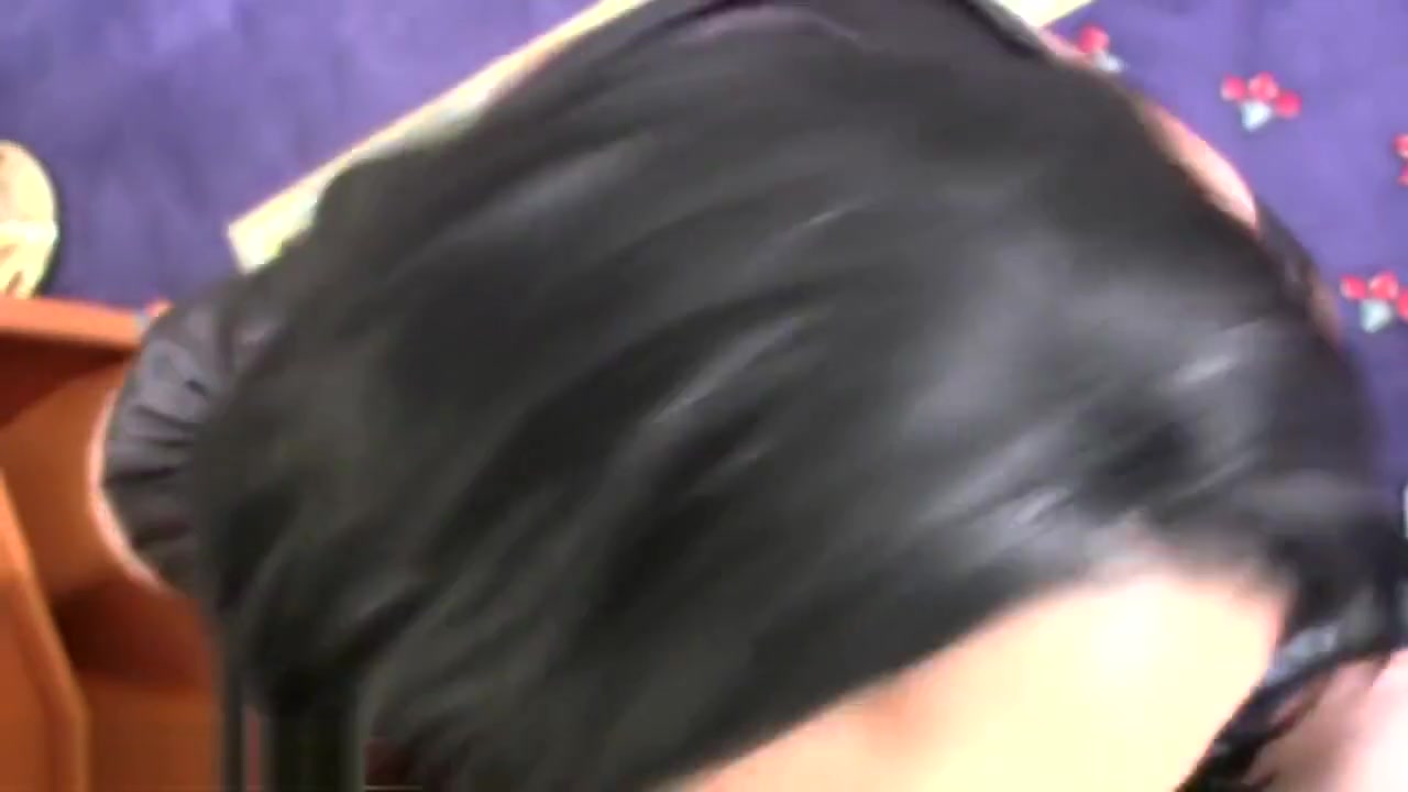 Black tranny wonder shows off her ample ass