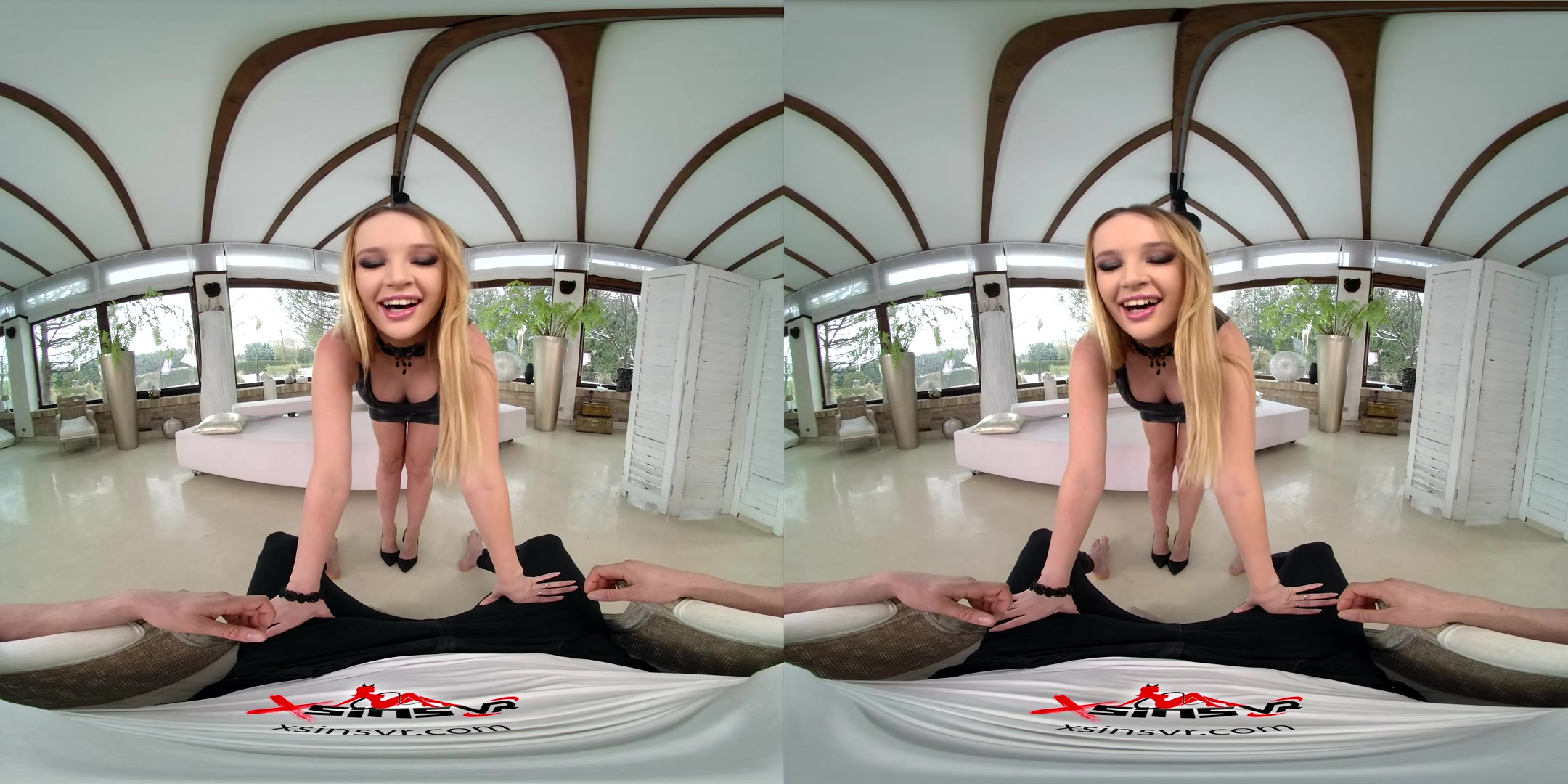 Freezing Outside, Hot Indoor... - SinsVR