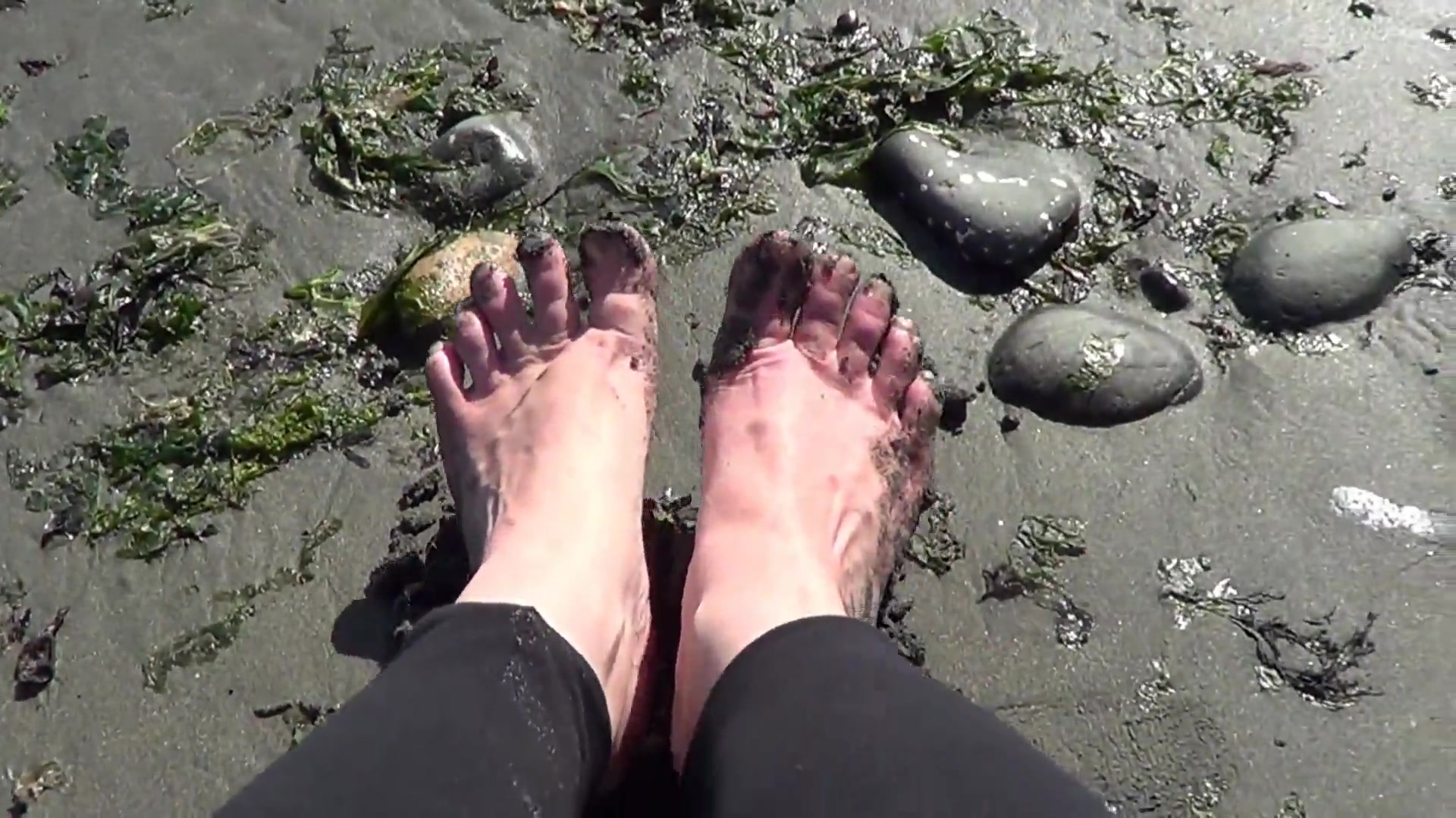 Dirty Sandy Beech Feet - TacAmateurs