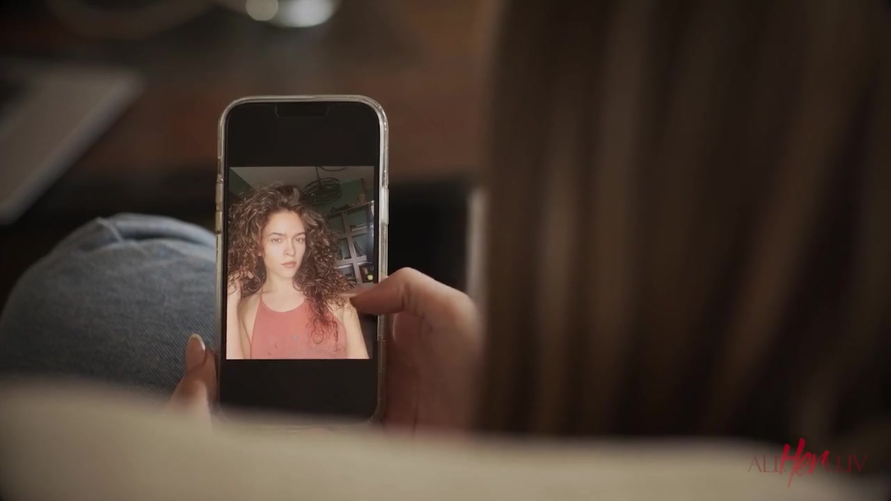 Swipe Right - Teaser