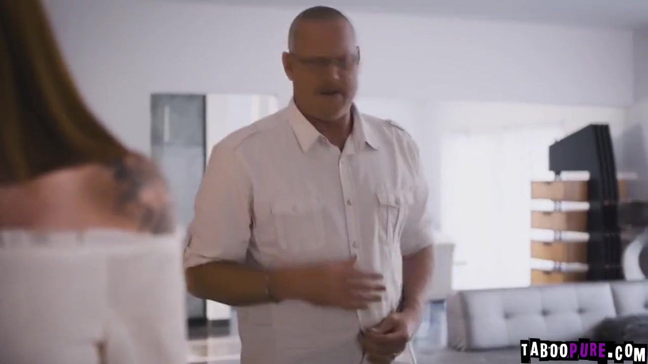 Step dad-in-law Dick Turn On Scarlett And Pounded Her Twat U