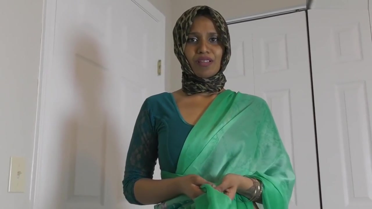 ARAB GIRL WILL DO ANYTHING TO GET HER JOB BACK1080p hornylily(1)