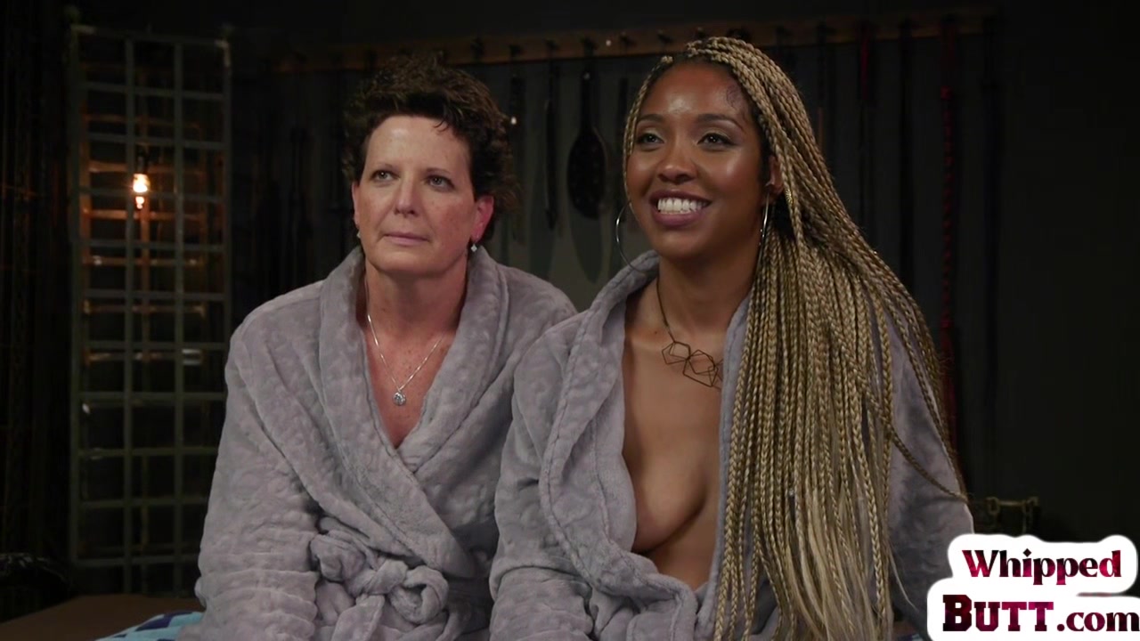 BDSM ebony busty Dom lesbian dominates in her wet pussy