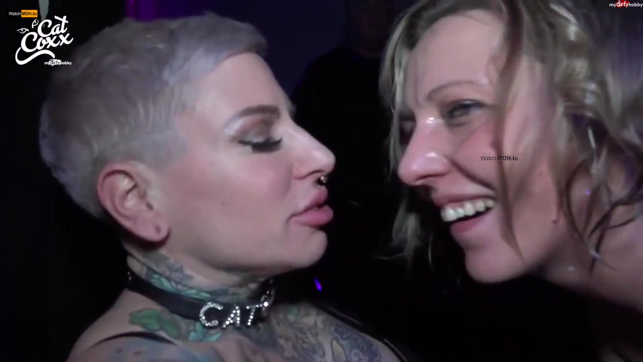 In Der Disco Mein Erstes Mal Devot Von Einer Frau Benutzt With Cat Coxx