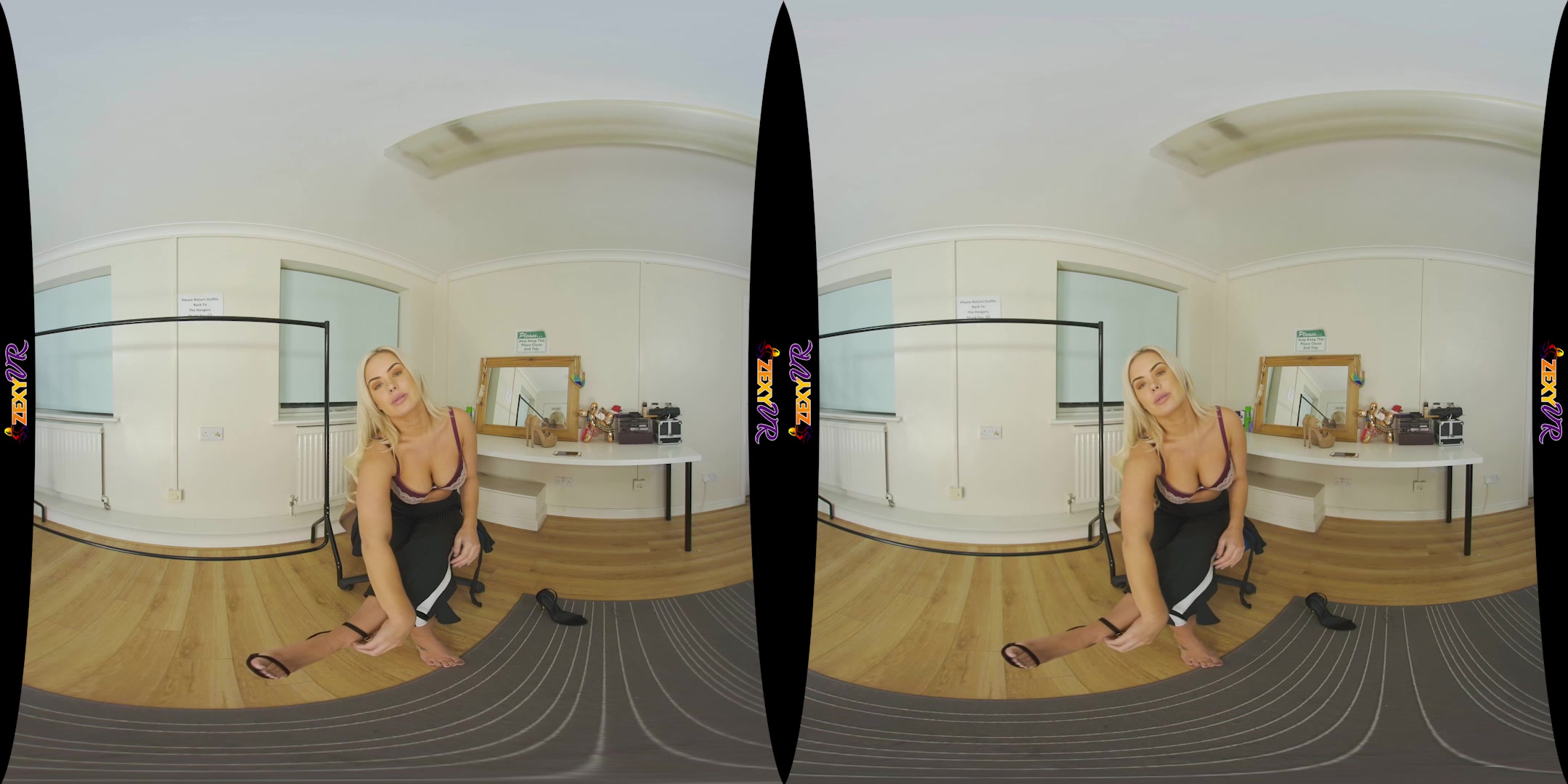 Reflections featuring Louise - ZexyVR
