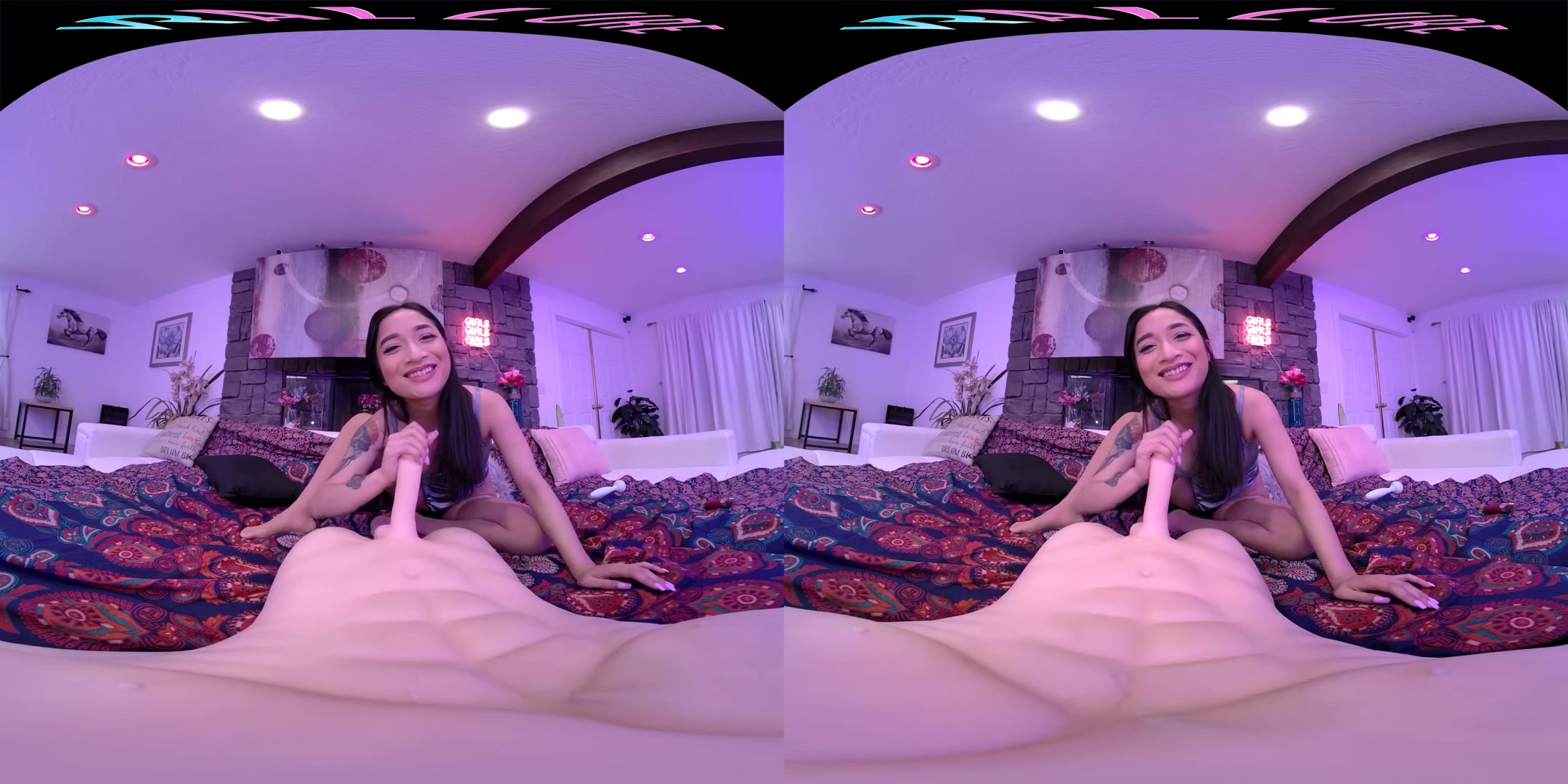 Avery Loves Neon - VRAllure