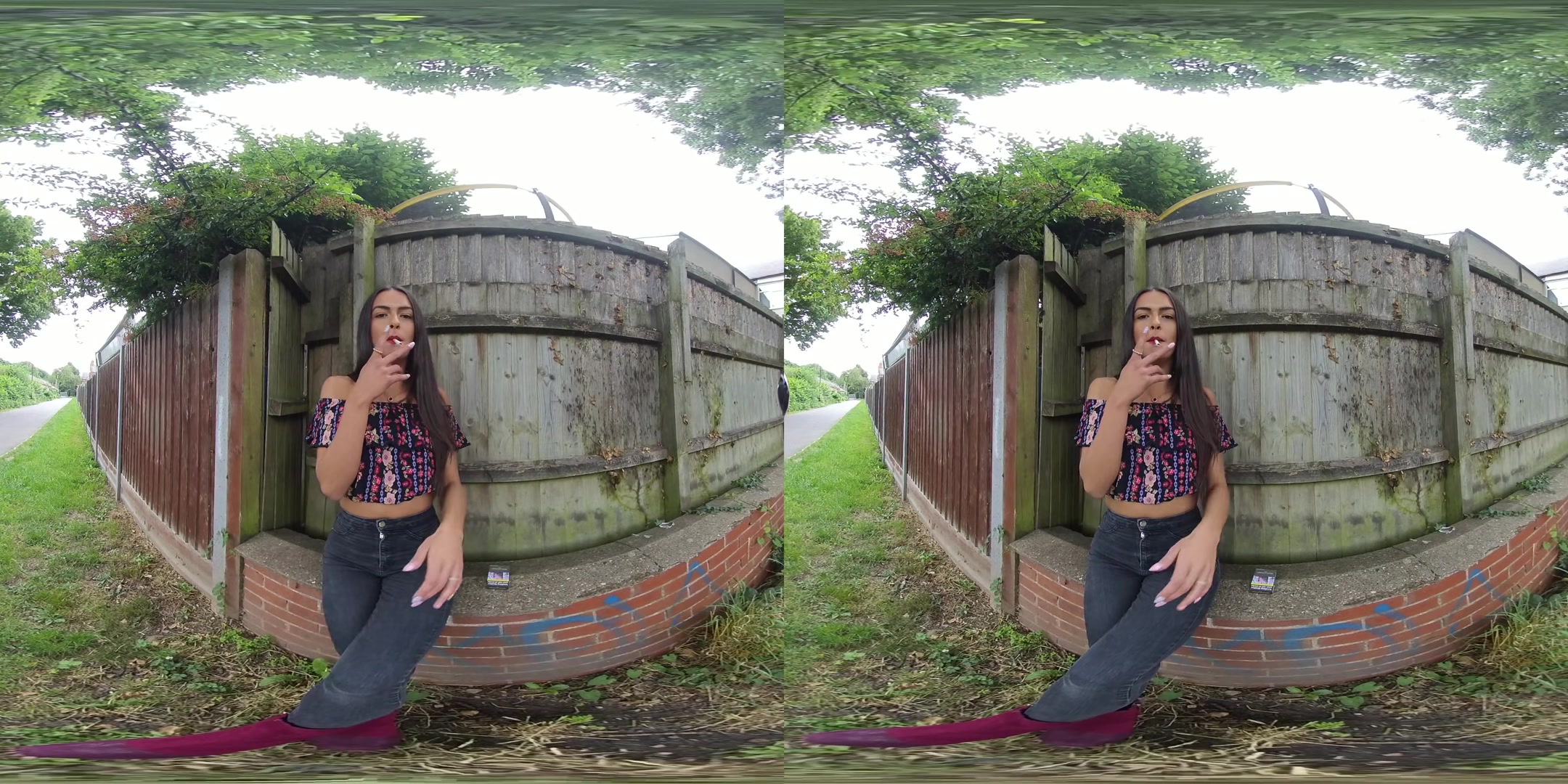 Kim Model - Dark Jeans - VRSmokers