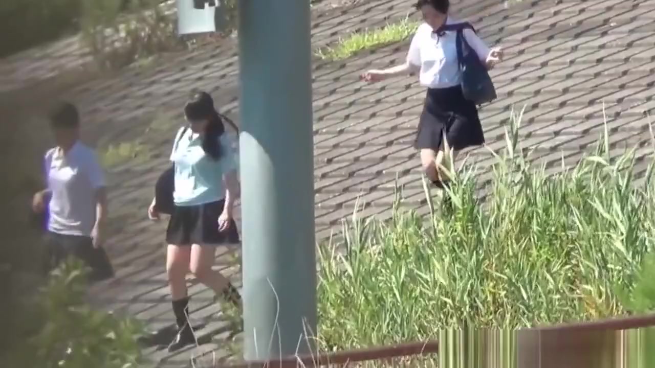 teen 18+ students 18+ Pee Outside