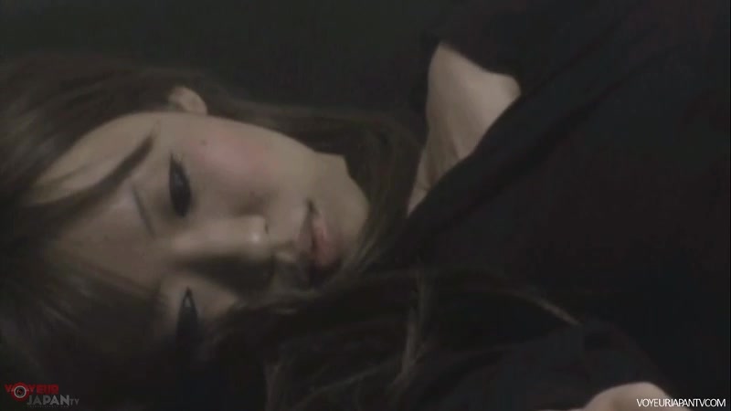 A Little Snatch Before Bed - VoyeurJapanTV