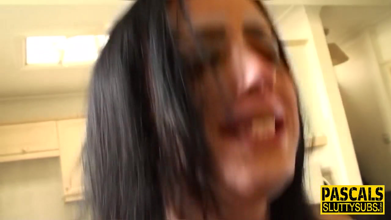 Submissive slut gets oral and rides