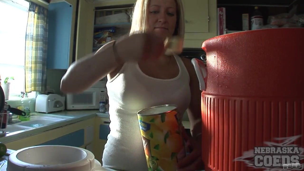 neverbeforeseen Spring Break 2009 behind the scenes Home Video from our Beach House - NebraskaCoeds