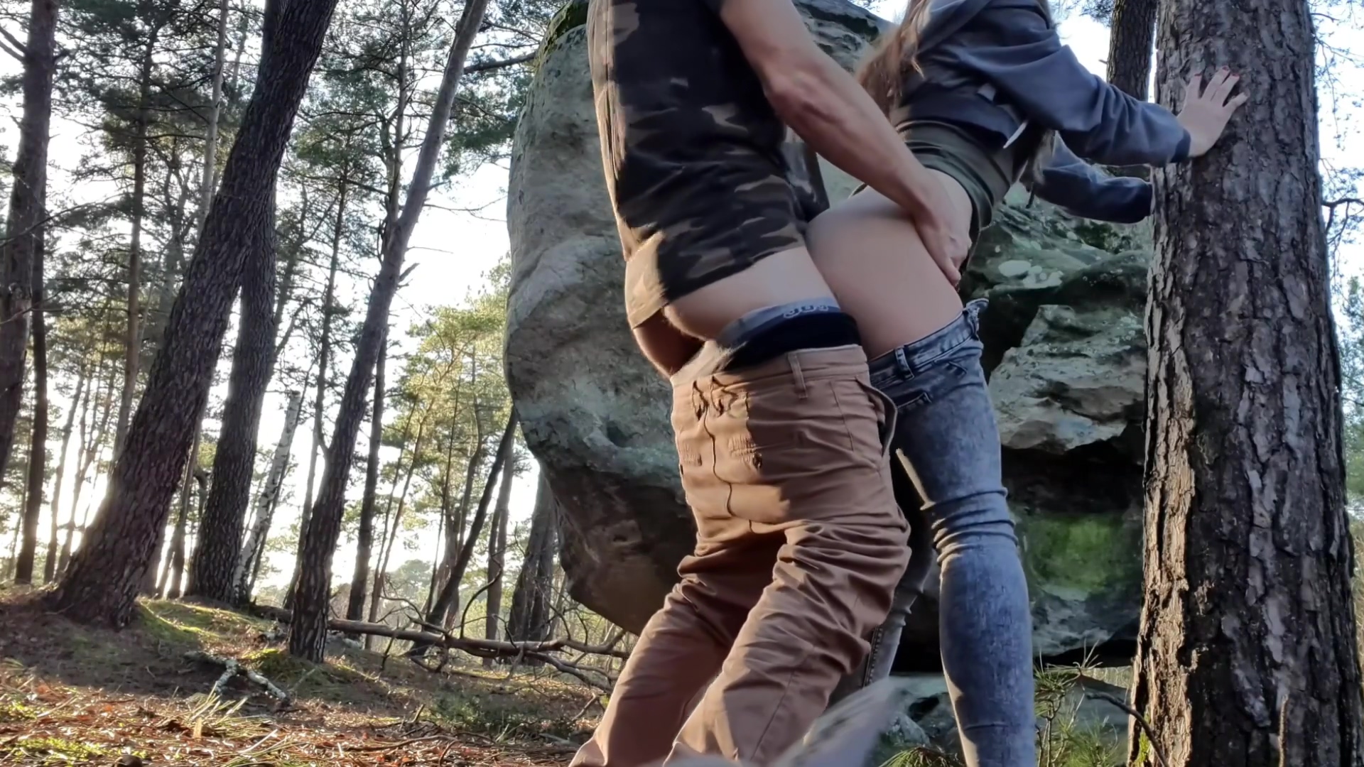 On Decide De Baiser Dans Foret Pour Le Nouvel An Quelquun Nous A Vu