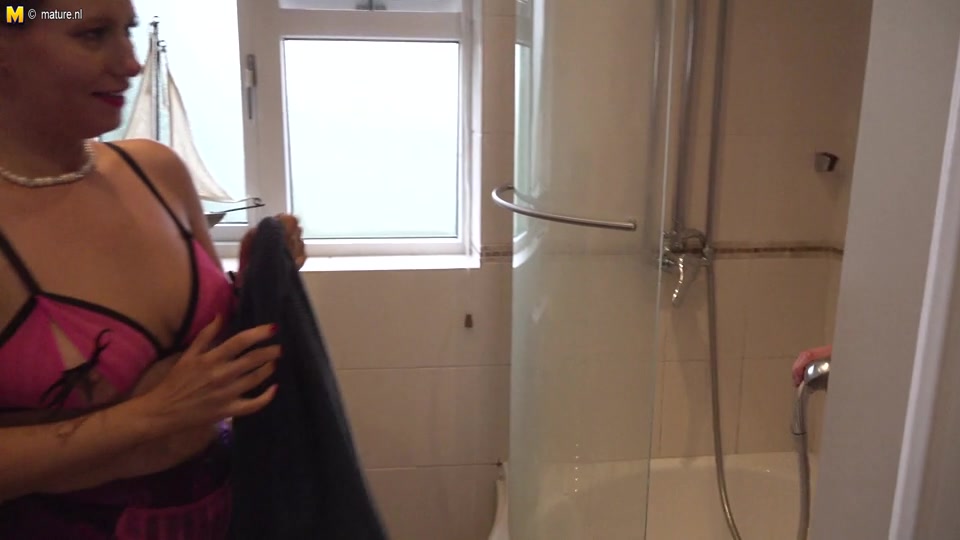 British Mature Lady Sucks Off Her Toyboy's Cock Before He Fucks Her Hard - MatureNL