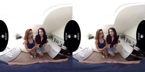 Vanna Bardot & Anna De Ville in 4th of July Threesome - VR3000