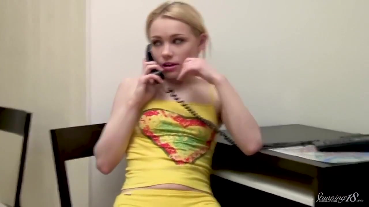 Sexy Blonde Coed Olya Rubs And Finger Bangs Her Juicy Lovehole!
