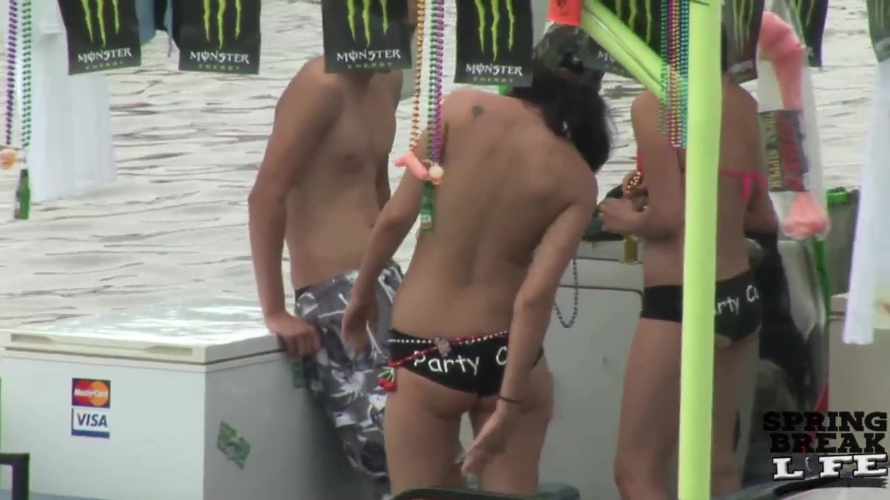 Party Naked on the Lake for a Sunday Afternoon - SpringbreakLife