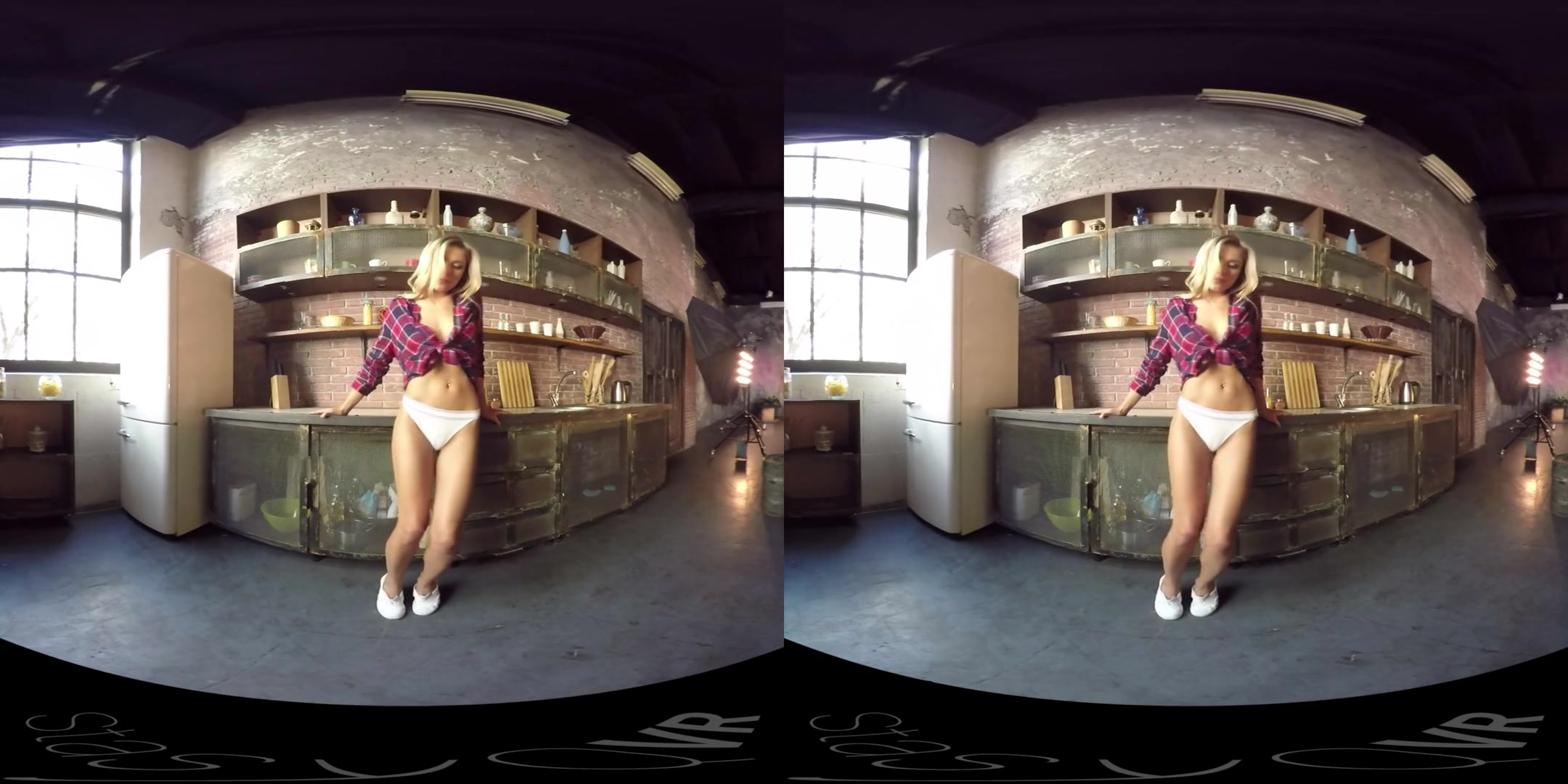 Blonde Strips For Breakfast - StasyQVR