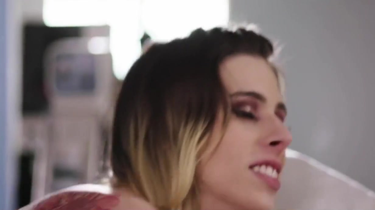 Sensual shemale 3