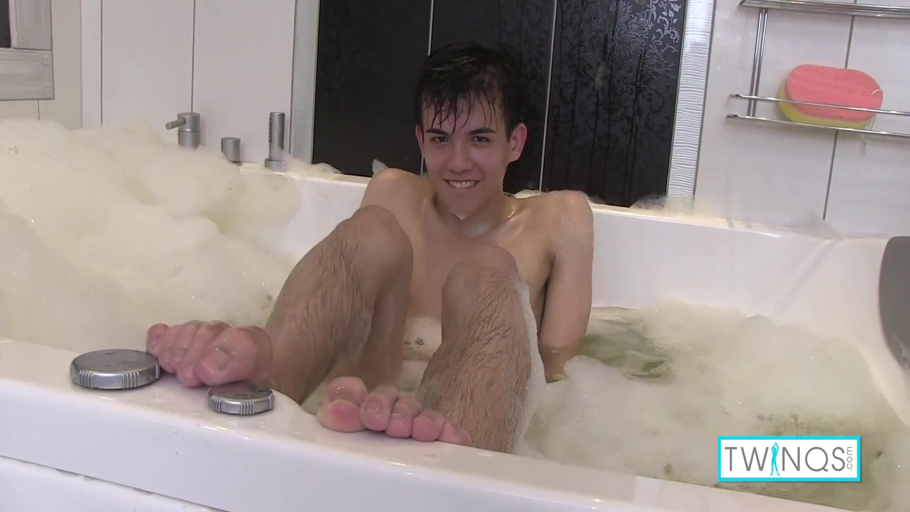 Gay teen 18+ Xander Plays With His Dick In The Shower!