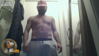 1080HP THE SOCCER PLAYER PISS IN SPORTS PANTS AND SMOKING FULL !!! + (DIRTY