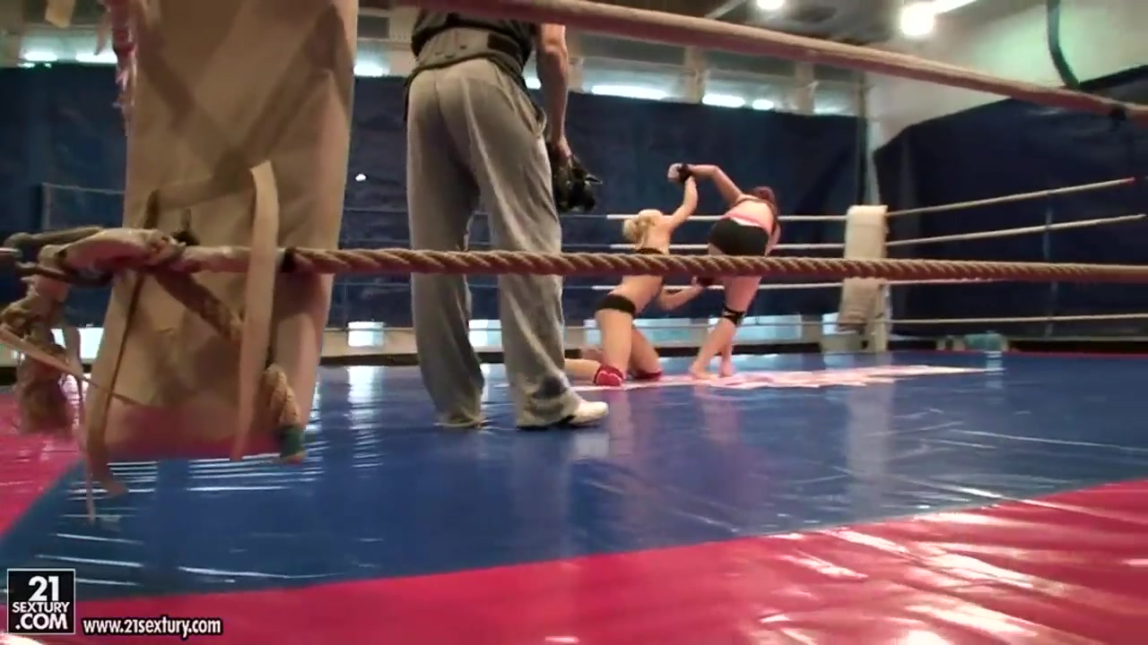 Erotic fight club demonstrates the hot couple: Angel Rivas, Niky Gold
