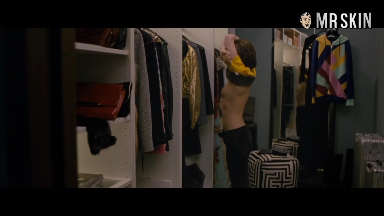 Before Suburbicon, See Julianne Moore's Red Carpet - Mr.Skin