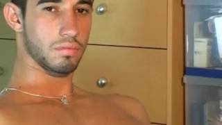 Fabricio innocent delivery guy serviced his big cock by a guy!