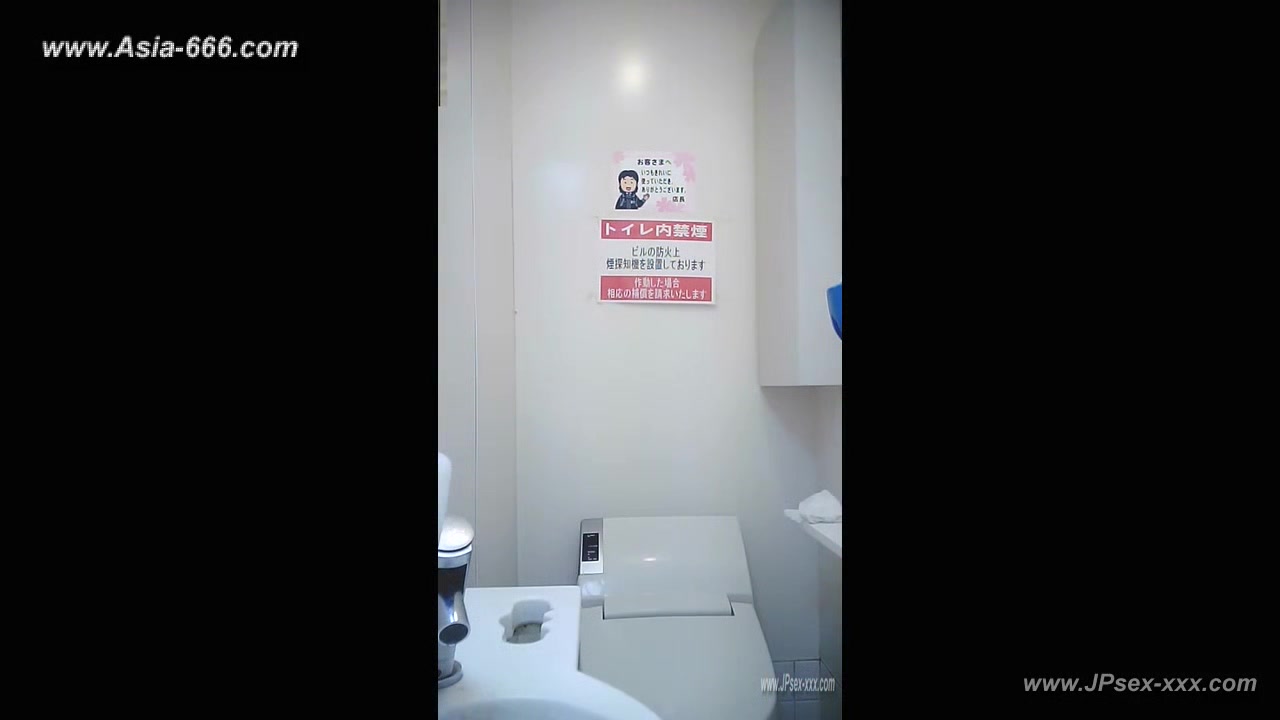 peeping asian office lady go to toilet.6