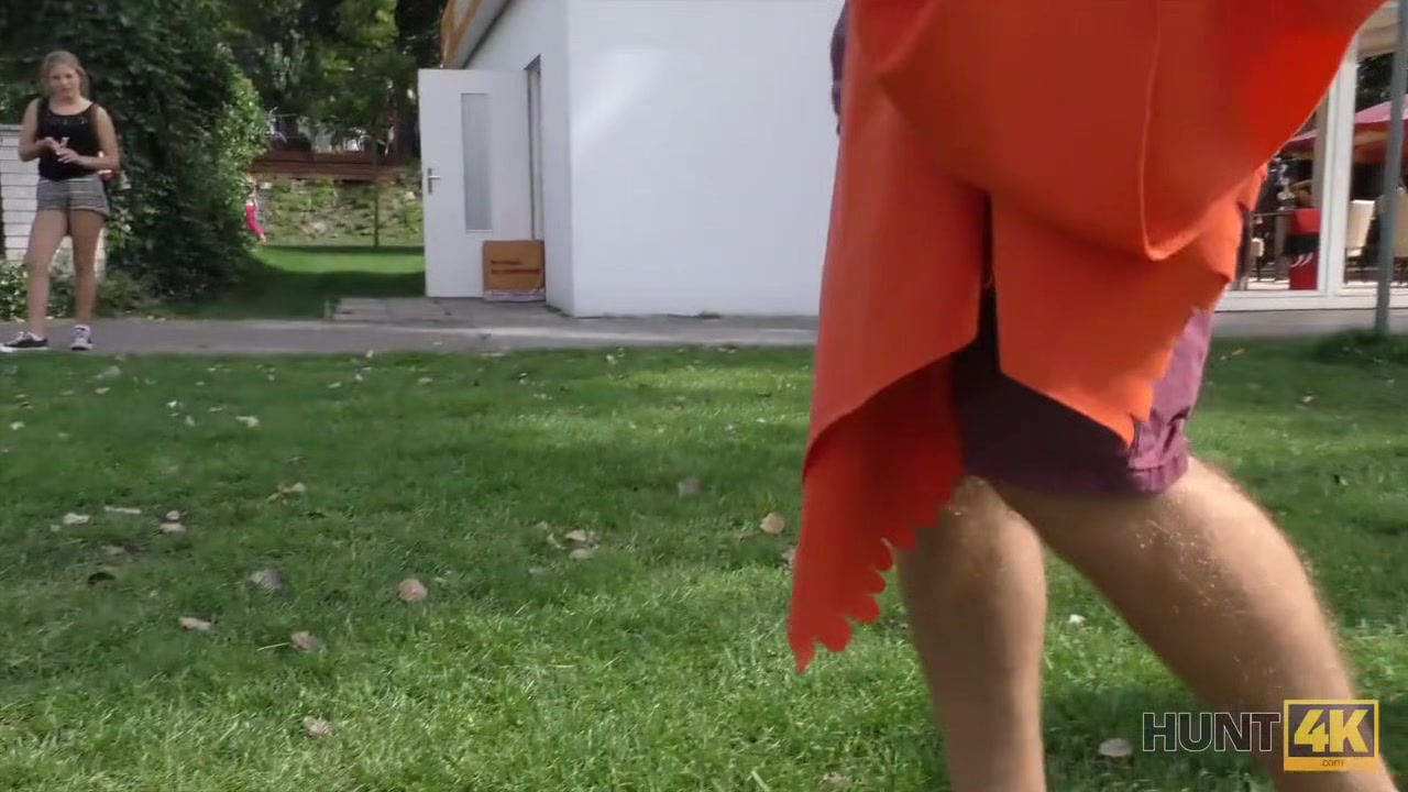HUNT4K. Cash makes pretty babe Susan Ayn ready for blowjob and anal in park