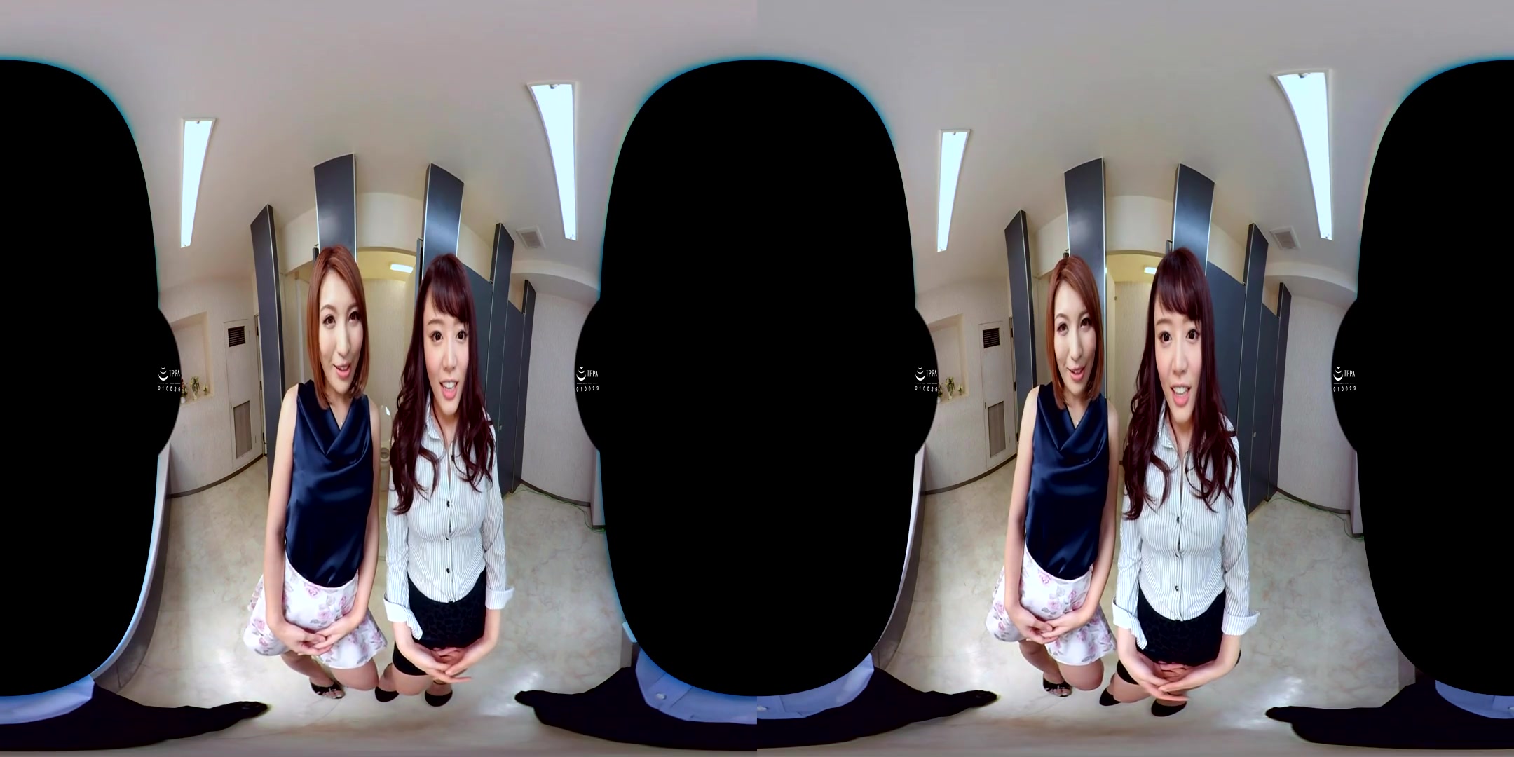 Minami Natsuki & Mao Hamasaki & Azuki in Minami Natsuki, Mao Hamasaki, and Azuki Went Into the Women's Bathroom by Mistake 1 - AromaPlanning