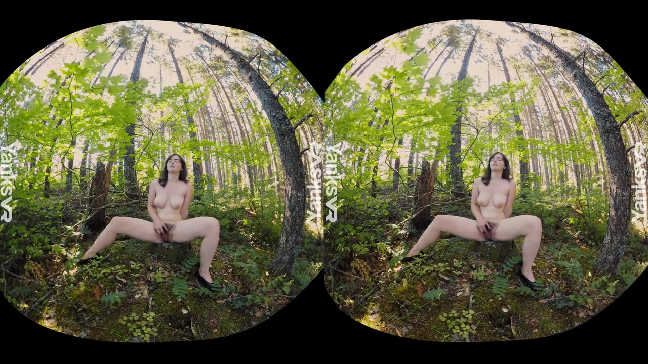 Raven Snow Clit Pleasure in the Forest