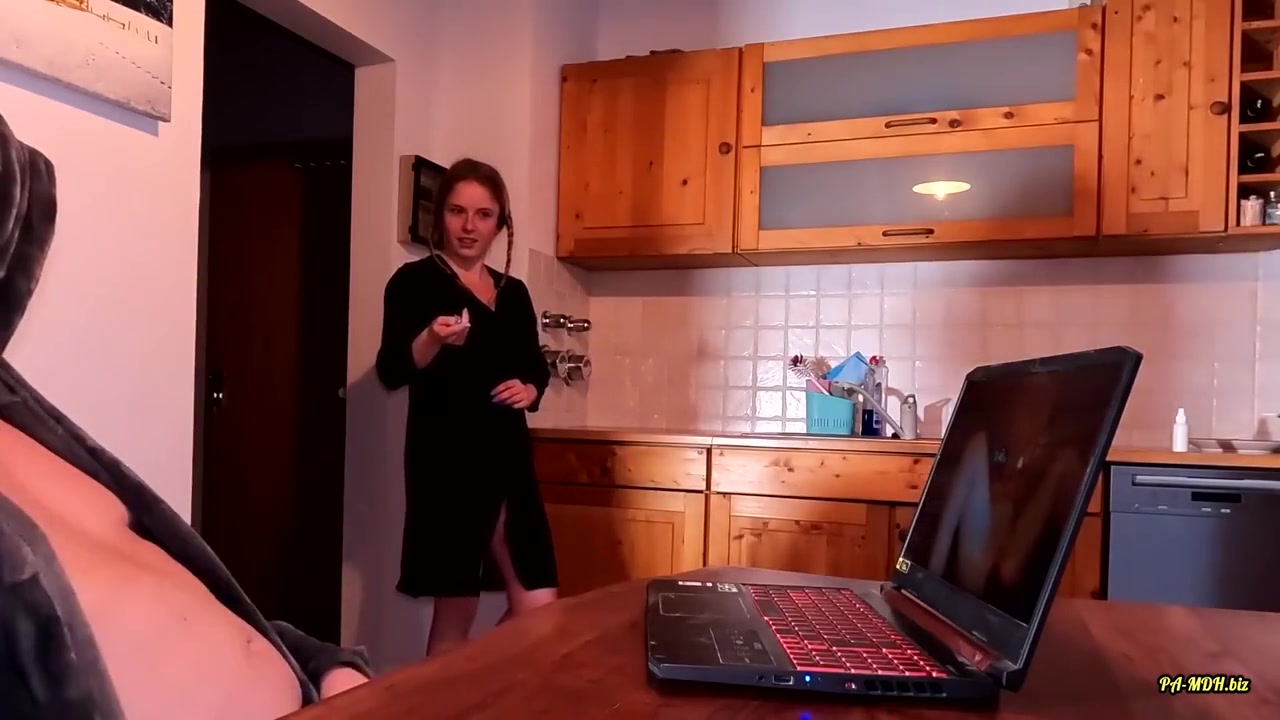 Mia Adler - Stiefonkel Beim Wixxen Erwischt Dann Anal Z