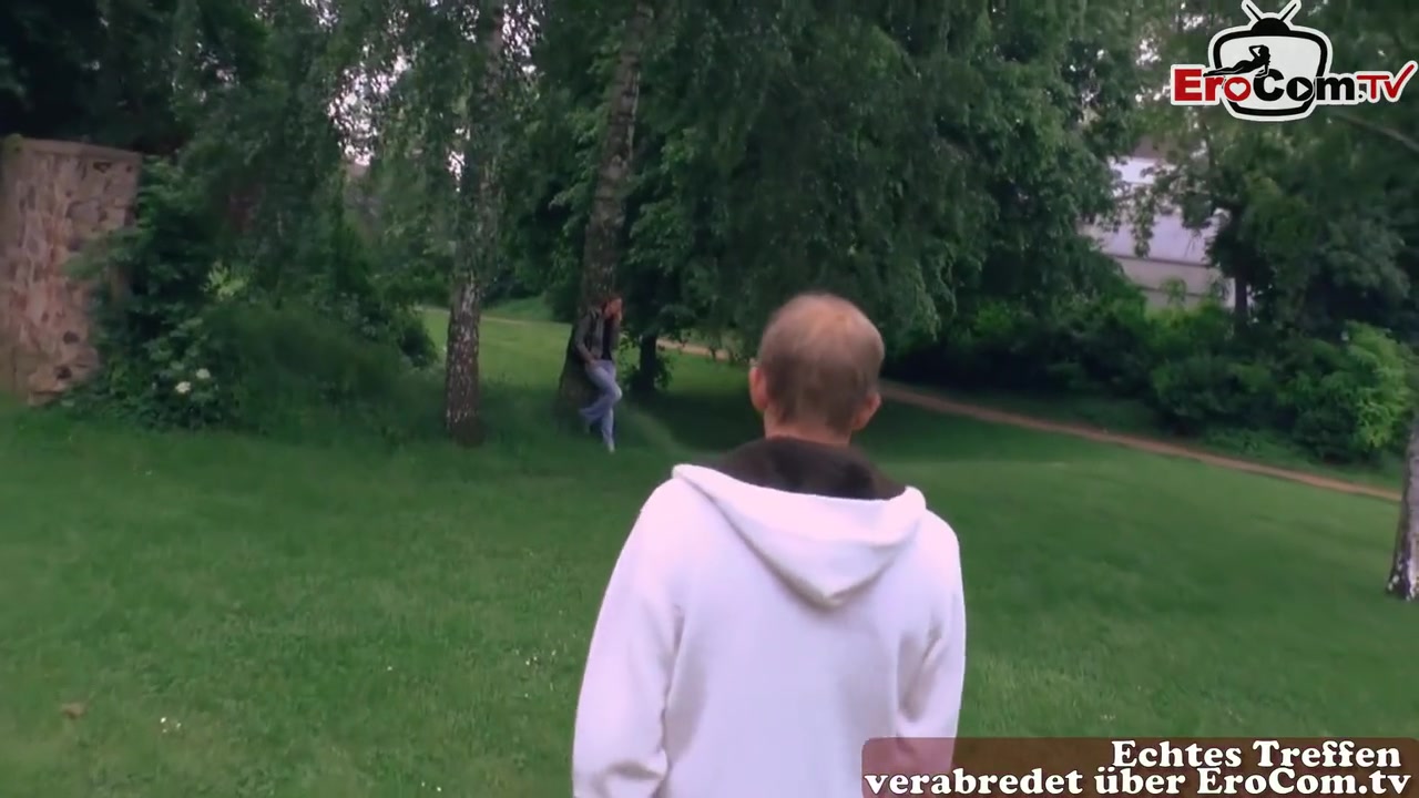Blonde Milf Wird Von Einem Kerl Auf Der Strabe Aufgerissen