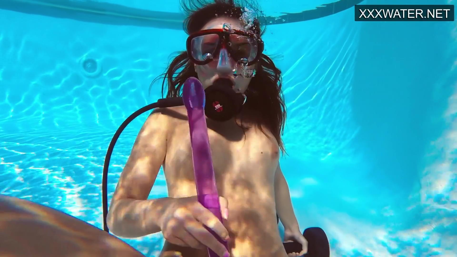 Lana Tanga Shows Underwater Orgasms To You