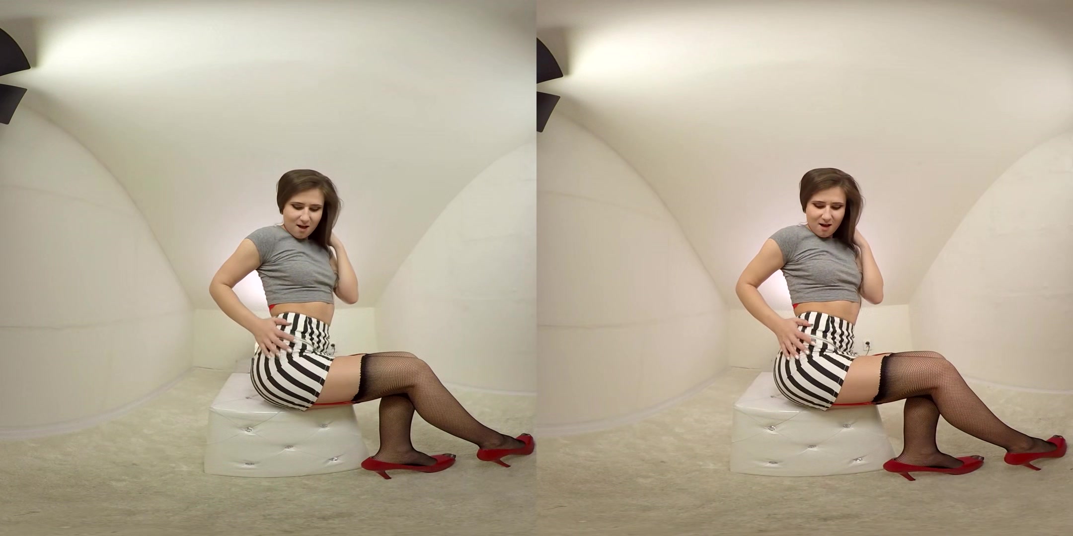 Petite Lara Fox Cums On Her Toy - Skinny Shaved Teen