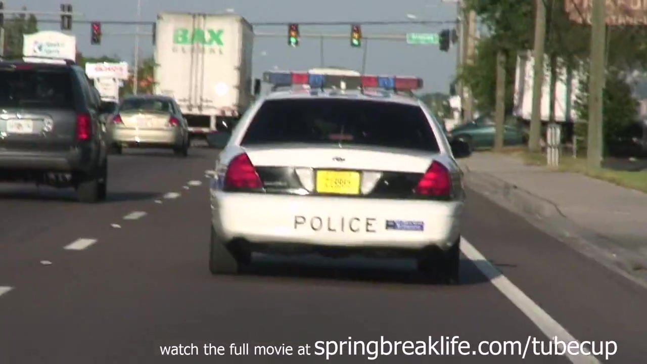 SpringBreakLife Video: Girls Flashing In Traffic