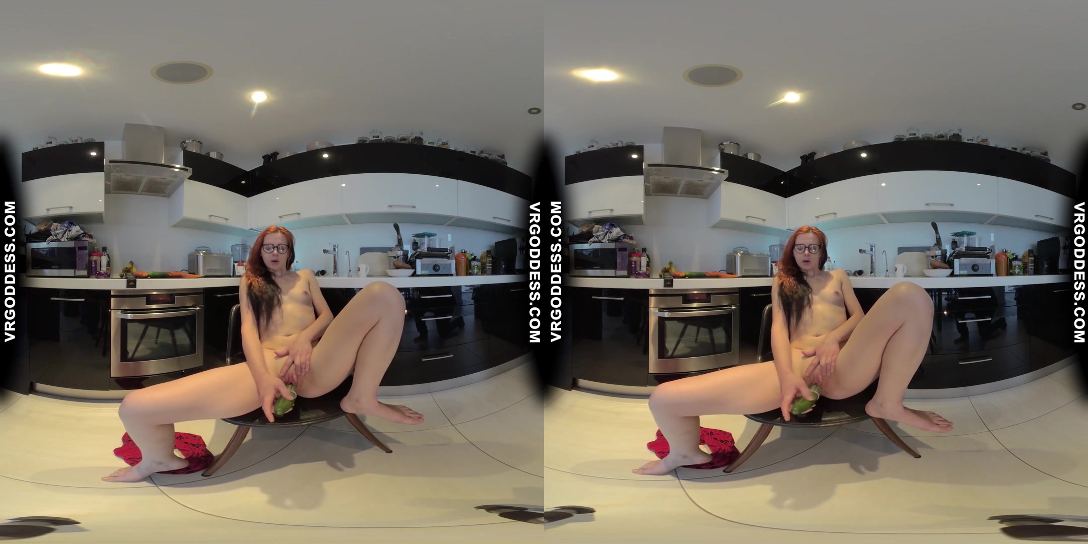 Ginger Personal Trainer Lea Kinky In The Kitchen Cucumber Carrot Masturbation To Completion