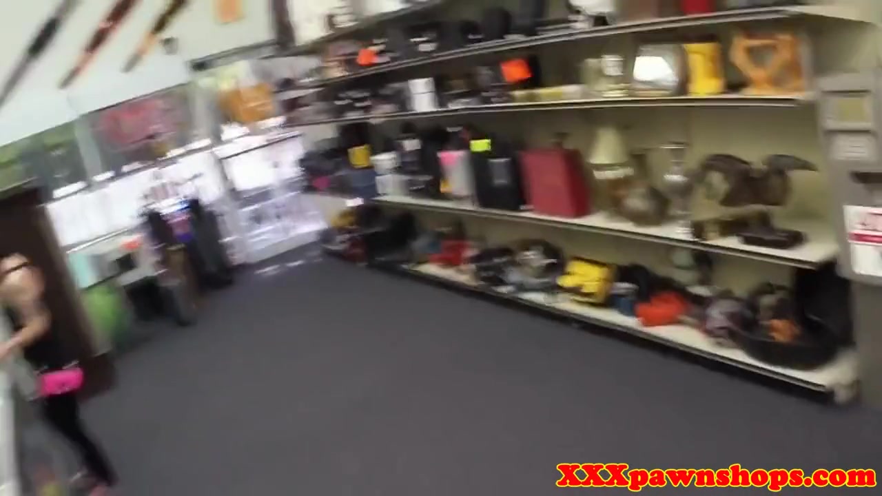Fetish Pawning Babe Sucking Dick Pov