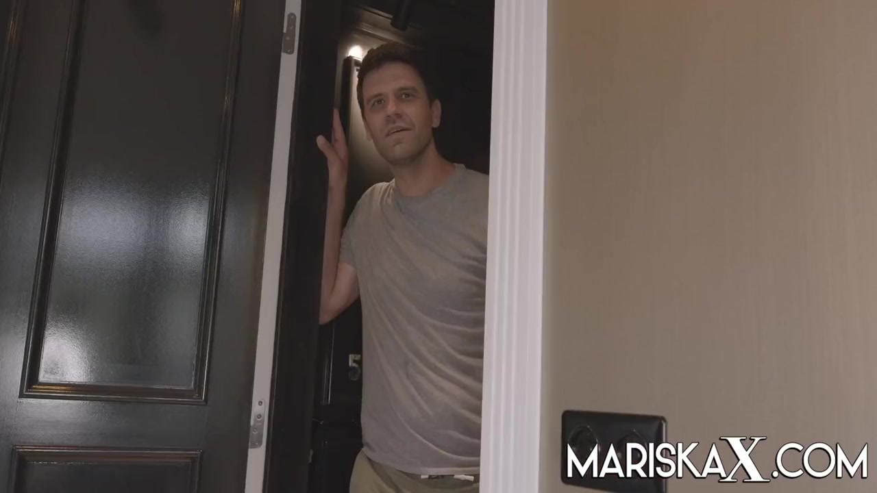 Euphoria Black Caught Masturbating And Fucked With Mariska X