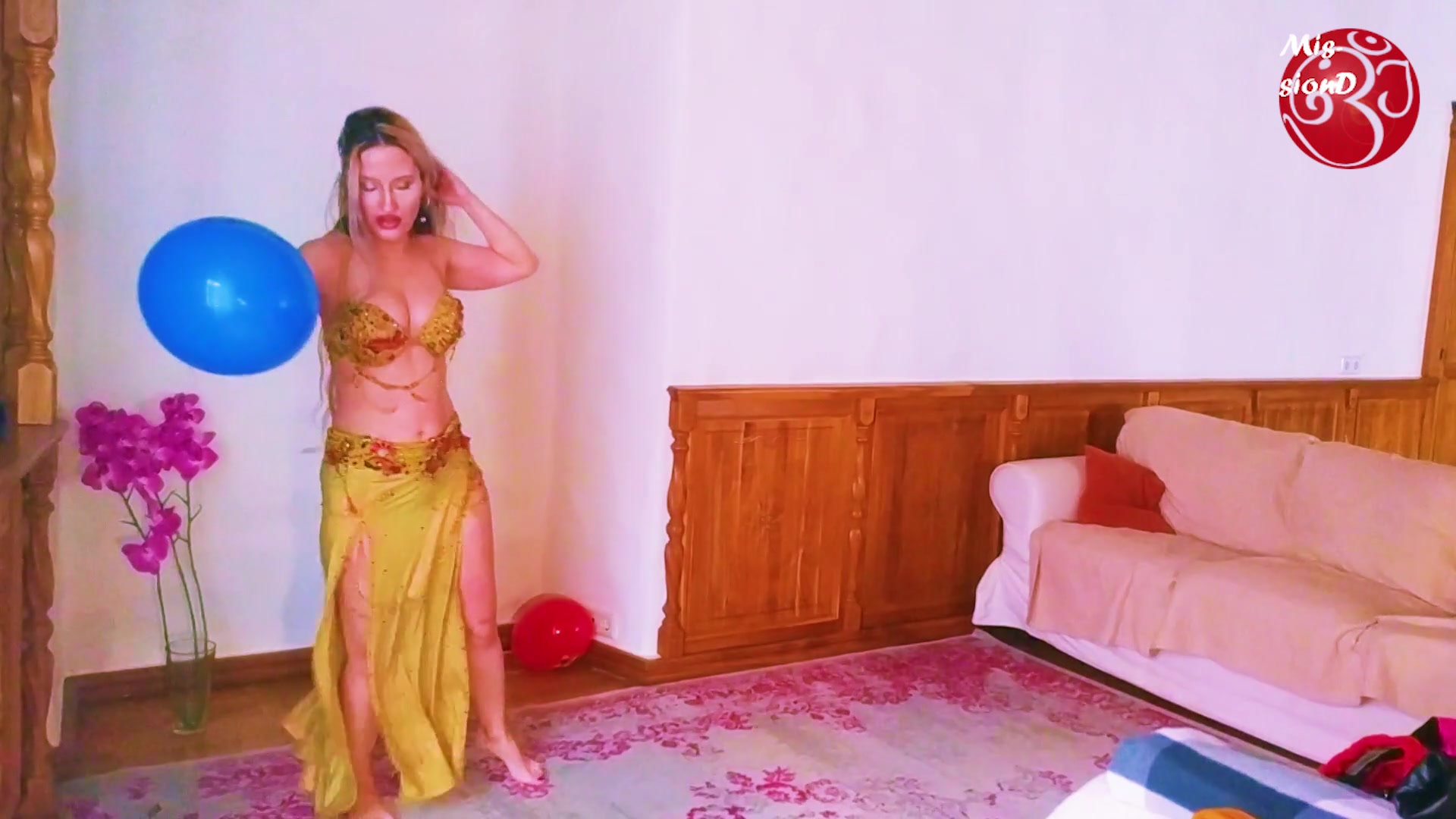 Balloons Goddess - Sex Movies Featuring Findom Goaldigger
