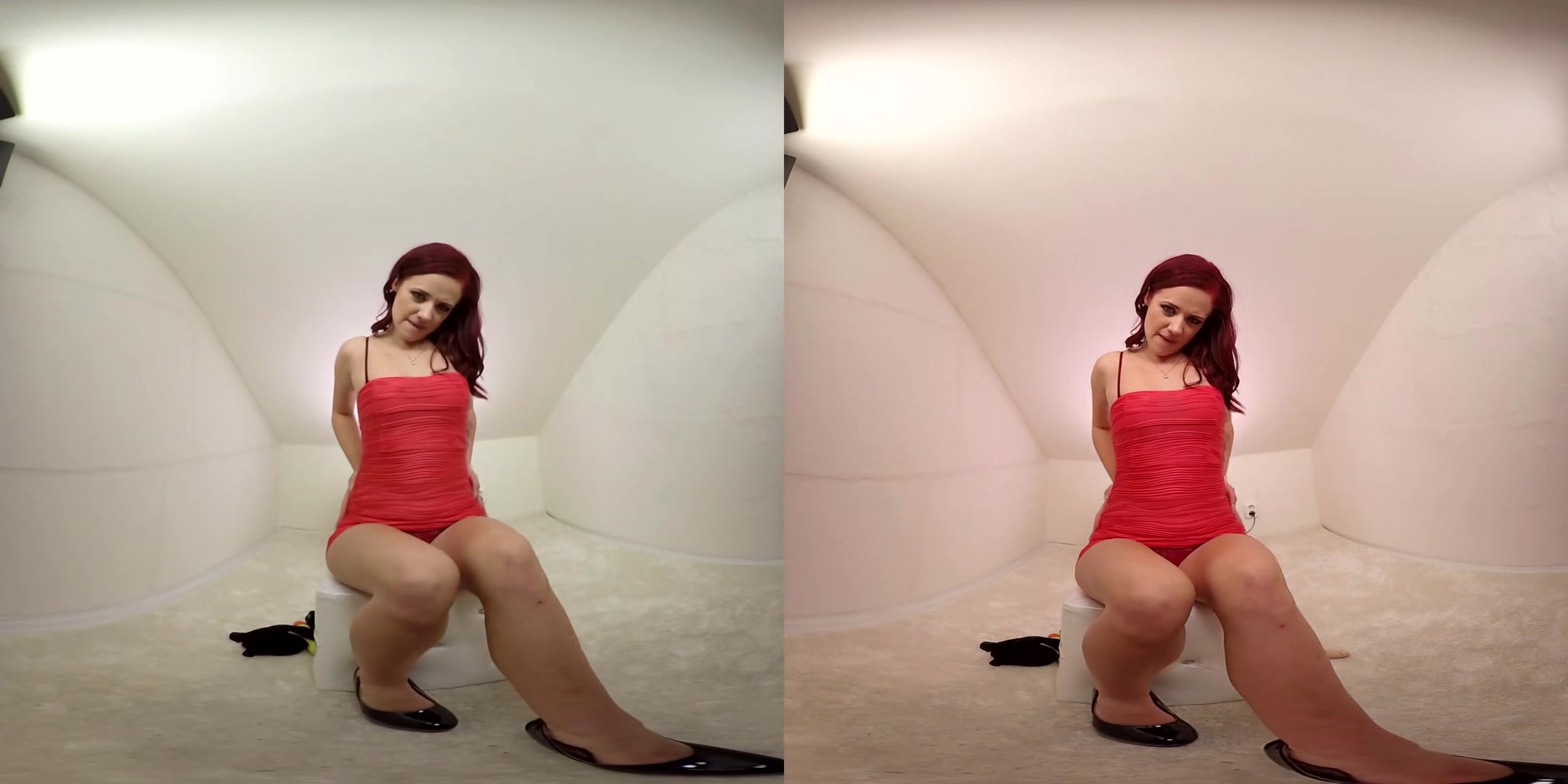 Redhead Lexy Rox Toying - Petite Shaved Teen - Sexlikereal