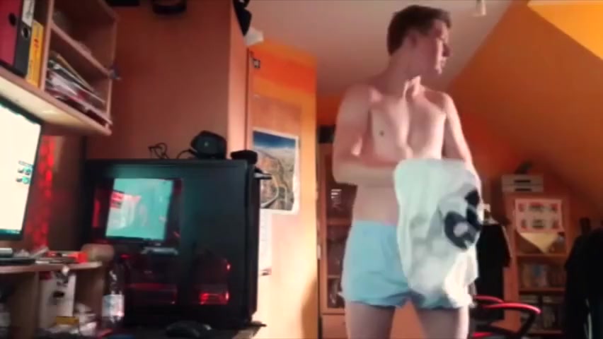 Footballboy Jerks Before Cam In Bedroom