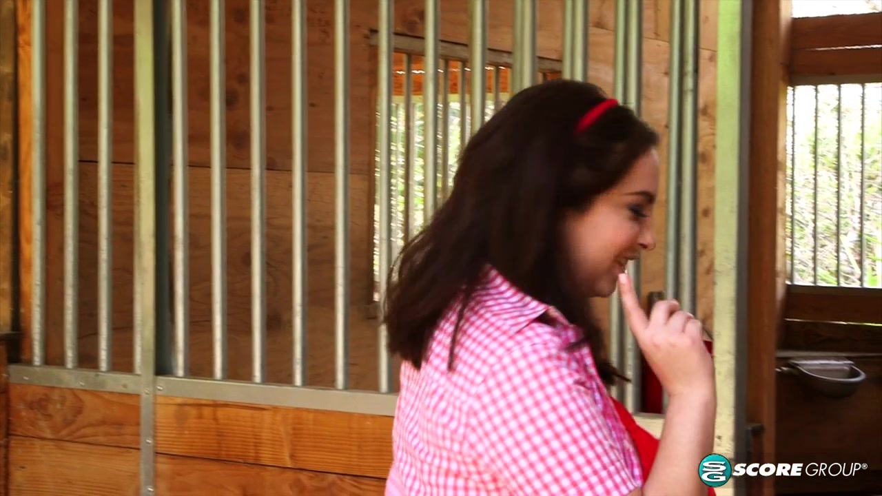 Milly Burns Down The Barn - ScoreLand