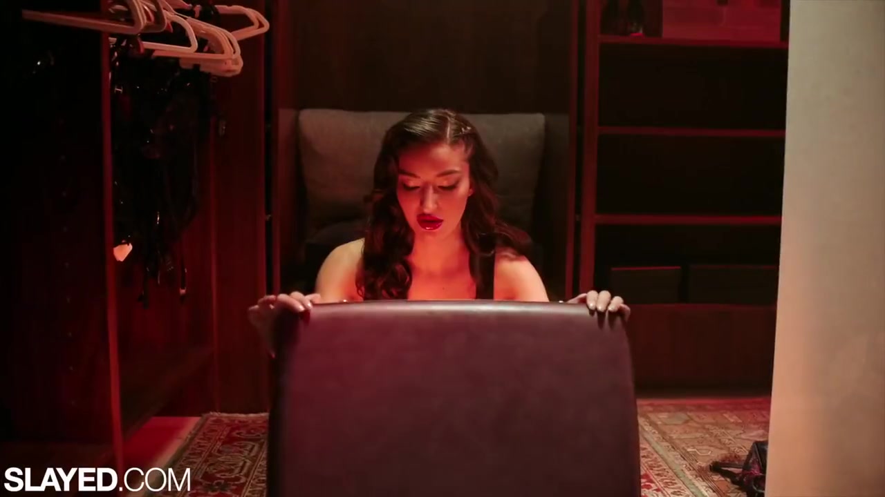 Emily Makes Scarlit Squirt Relentlessly