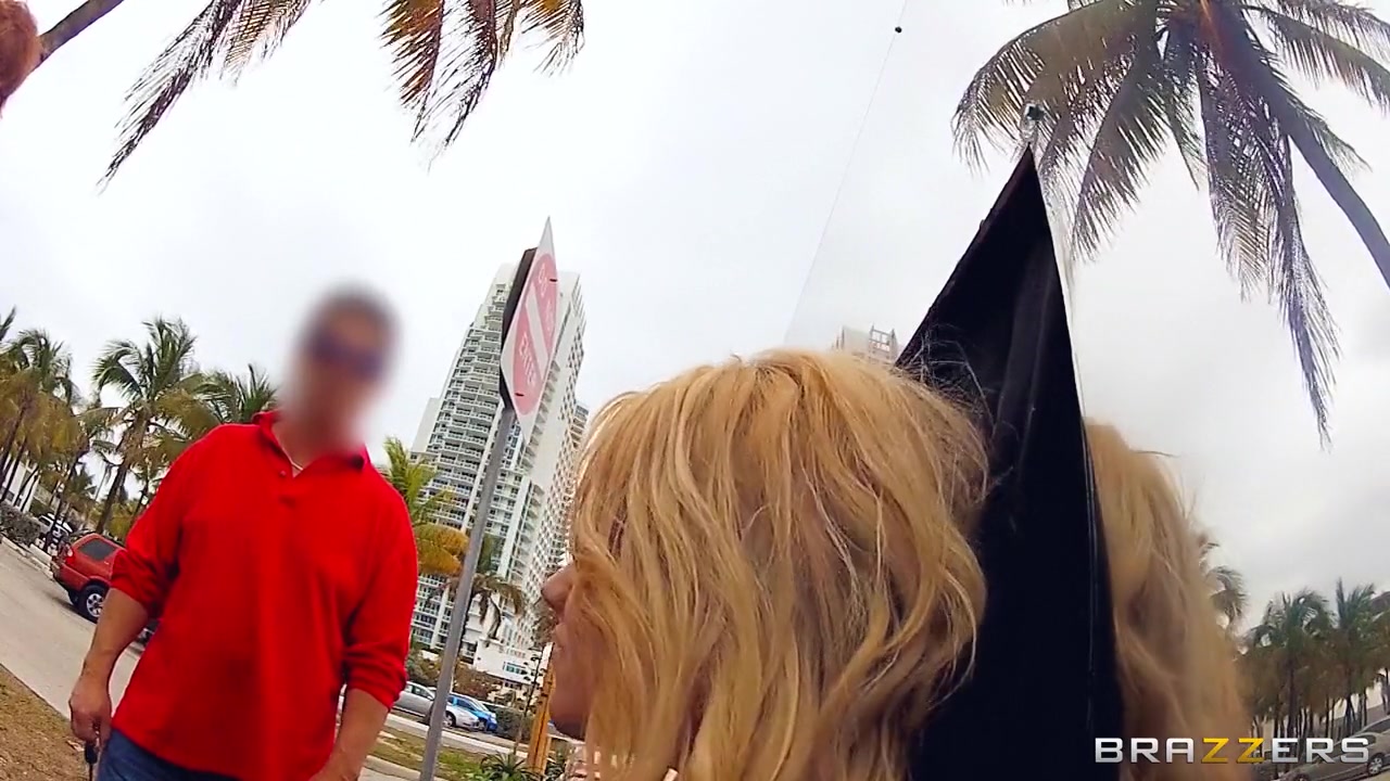 Public Fuck Stunt On The Street