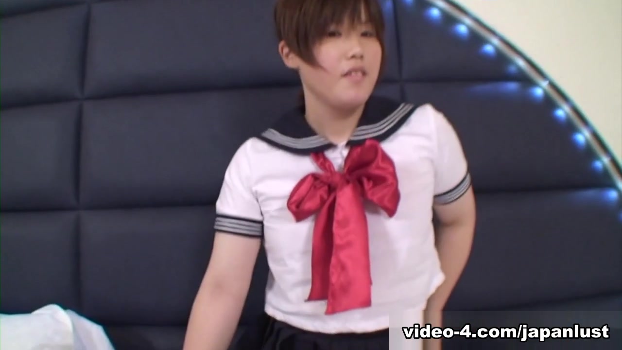 Shy is penetrated - JapanLust