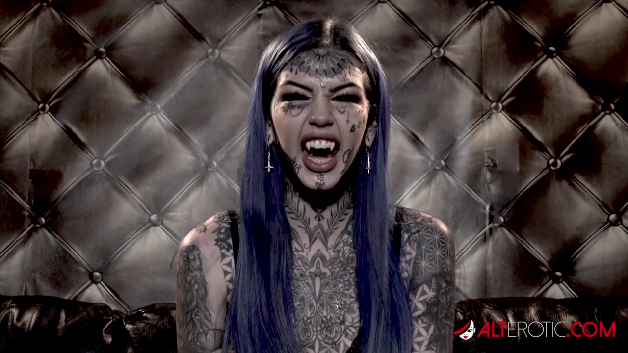 HO HUNTERS - Tattooed ghost Amber Luke wants to fuck